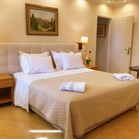 Pensionat Amforeas Retreat *